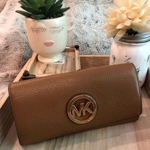 ⭐️AUTHENTIC MICHAEL KORS wallet⭐️